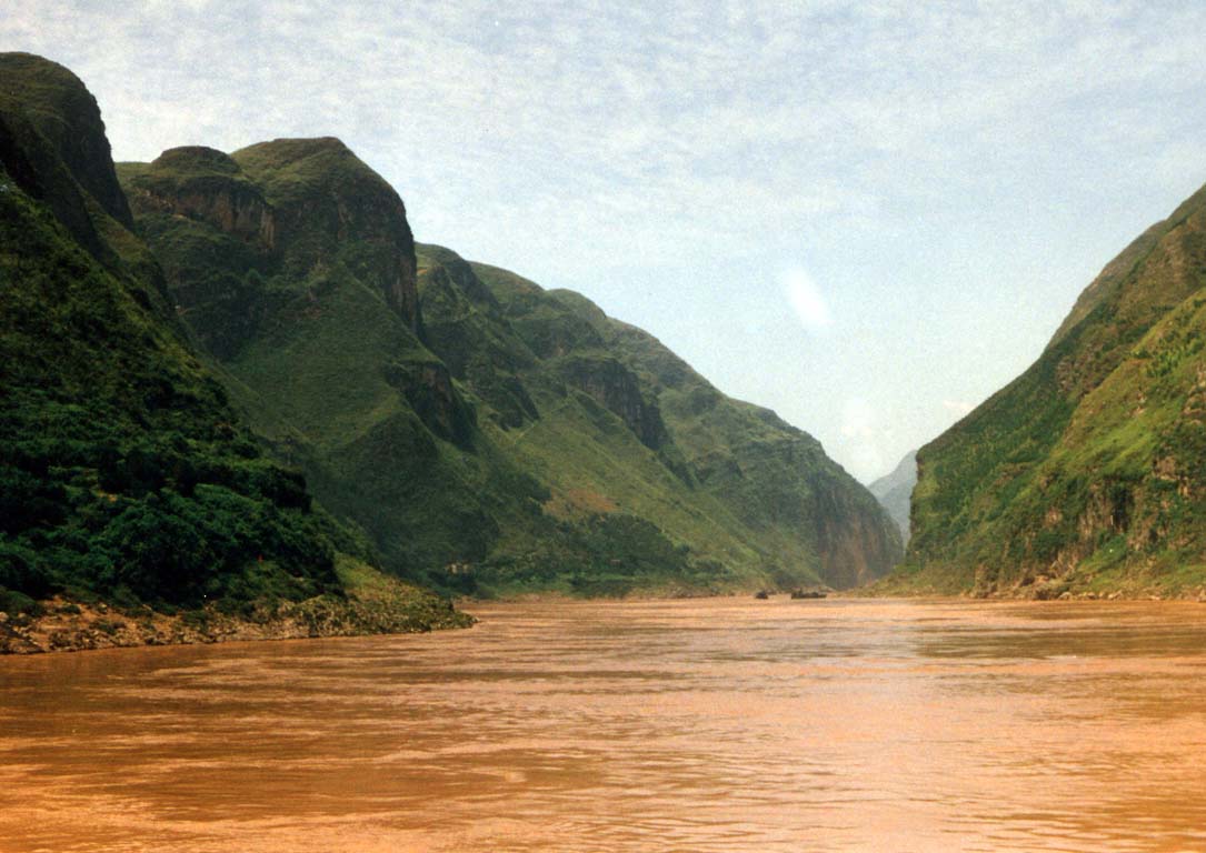 Бассейн океана хуанхэ. Река Хуанхэ. Долина Хуанхэ. Китай Хуанхэ. Река Хуанхэ желтая река.
